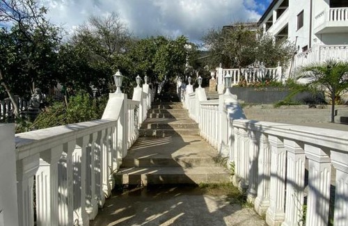 Bagmaran House | Отель Белый дом