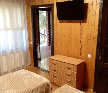 Serednye House | ПАННА КАТЕРИНА