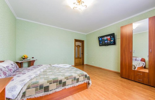 Svyatoshyns'kyi District Apartment | Просторная однокомнатная квартира возле скоростного трамвая