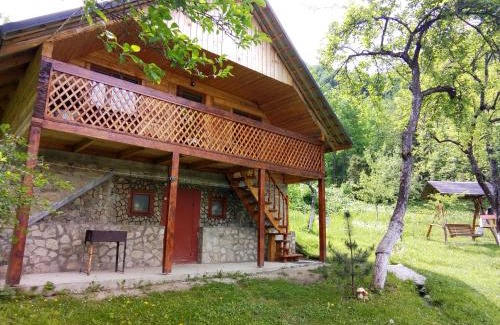 Snidavka Cabin | Під горою
