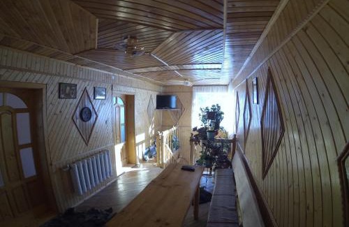 Yasinya House | Садиба На лужку