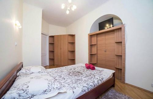 Verkhnie Misto Apartment | Сонячні апартаменти на Хрещатику