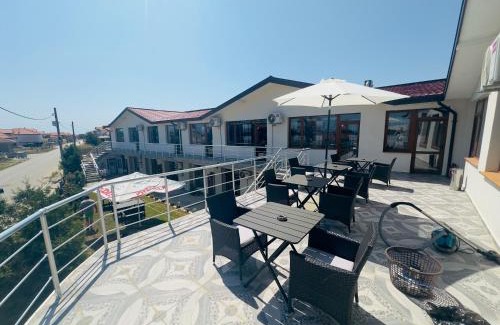 Kavarna House | Стаи за гости Ася