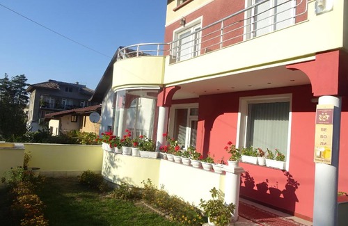 Bankya House | Стаи за гости Ве-Бо-Ли**