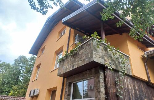 Troyan House | стаи за гости TODA