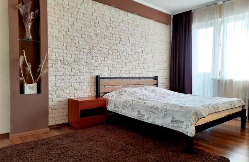 Kryvyi Rih Apartment | Староярмаркова с видом на парк и реку