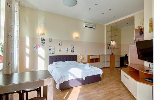 Verkhnie Misto Apartment | Студія з видом на Майдан Незалежності