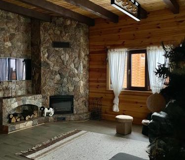 Plavya Ski Chalet | Тіні Предків