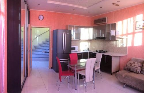 Petropavlivs'ka Borshchahivka House | Тownhouse99