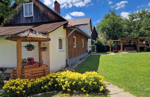 Podobovets House | У ДЯДЬКА