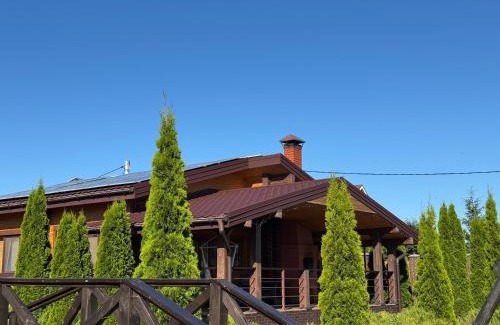 Rzhyshchiv House | ХОМЕНЕ