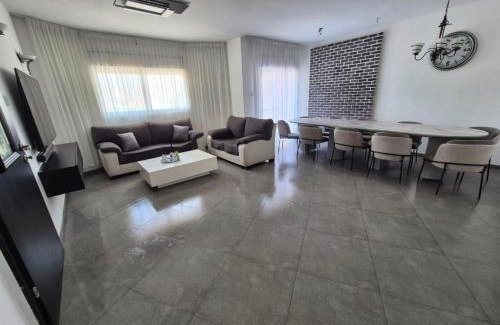 Qiryat Shemona Villa | אחוזת אלת הגליל