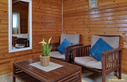 Hazon Bed & Breakfast | אחוזת ציון - 6 בקתות מהממות עם בריכה במתחם