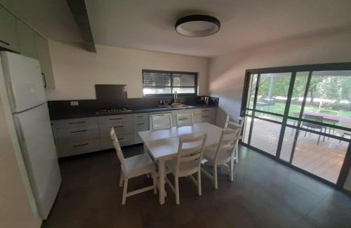 Beit Hillel House | במשק ליד הנחל