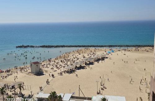 Haifa Apartment | בניין אלמוג - מגדל הים