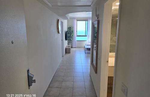 Haifa Apartment | בניין אלמוג - מגדל הים
