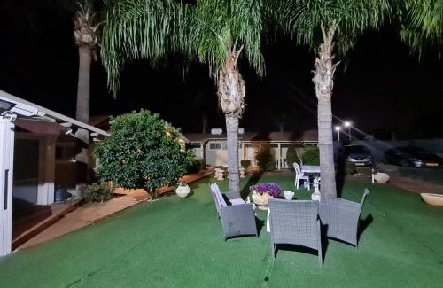 Qiryat Shemona House | בקתות היובל