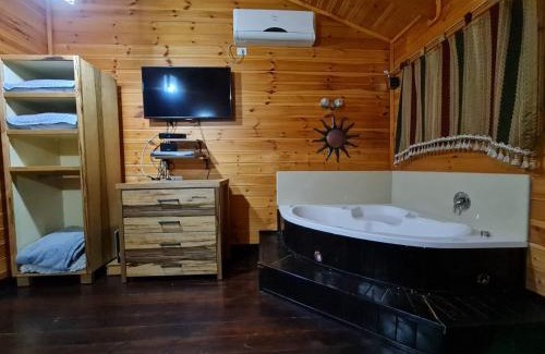 Qiryat Shemona House | בקתות היובל