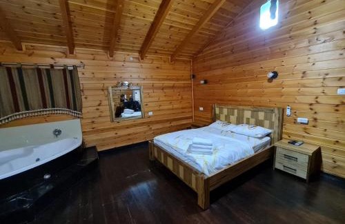 Qiryat Shemona House | בקתות היובל