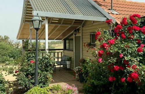Sha'al Bed & Breakfast | בקתת שומר היערות
