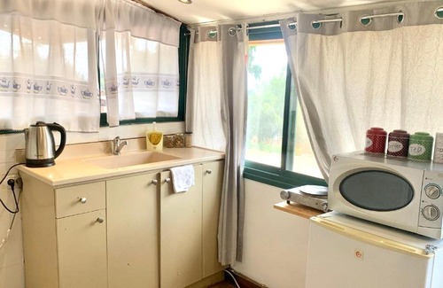 Sha'al Bed & Breakfast | בקתת שומר היערות