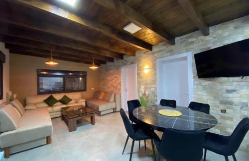 Ein Qiniyye Bed & Breakfast | גרין פארק - קוטג' מהמם עם בריכה וג'קוזי בעין קנייא