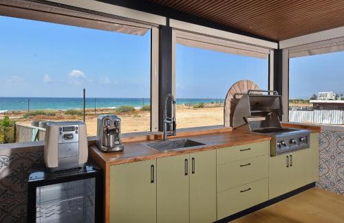 Nahariya Apartment | דירה על הים בנהריה LENNY TZIPORA by alta galilea