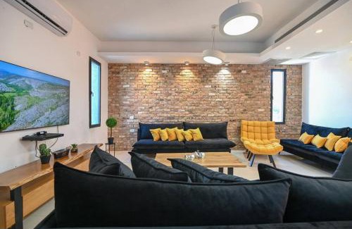 Migdal Villa | וילאה- וילות מושלמות למשפחות עם ממ"ד ובריכות פרטיות ליד הכנרת