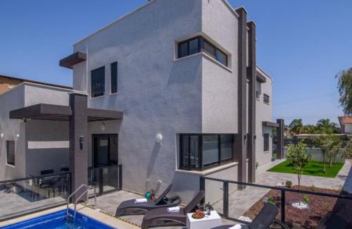 Kefar Hananya Villa | וילה בראשית - וילה מהממת עם בריכה פרטית