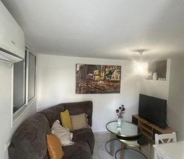 Qiryat Shemona Apartment | יחידית דיור משופצת עם גינה ומקלט - היחידה בגליל