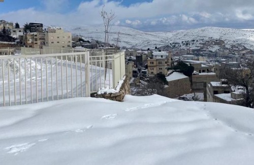 Majdal al-Shams Cabin | מצפה השלגים