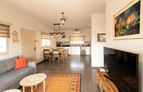 Livnim House | מתחם "חוויה של שקט"- עם בריכה משותפת קרוב לכנרת