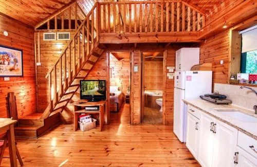 Ma'ale Gamla Apartment | נופש מרום - 4 בקתות כפריות עם בריכה, ג'קוזי וסאונה