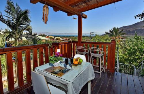 Migdal Bed & Breakfast | עדנת האוהבים - סוויטות מקסימות ליד הכנרת עם בריכה משותפת