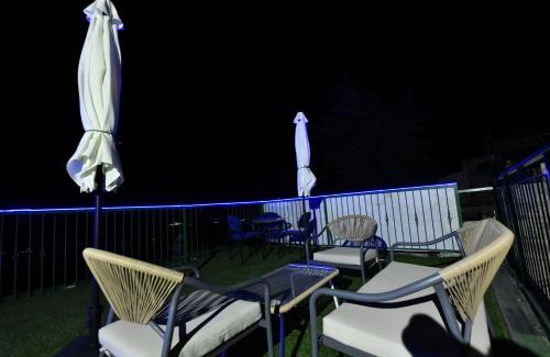 Artists Colony Apartment | צימר רבי שמעון
