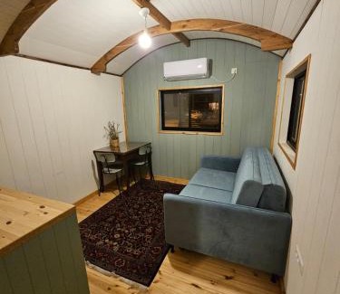 Qatsrin Cabin | קרון רועים אירוח כפרי
