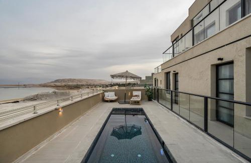 Neve Zohar Apartment | ריזורט האחוזה -מתחם וילה וסוויטות עם בריכה משותפת מול נוף ים המלח