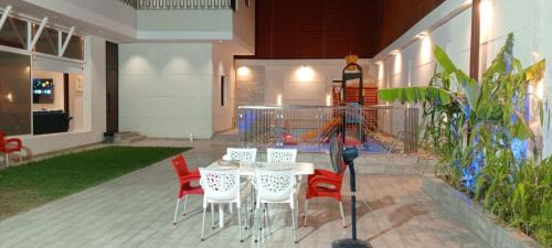 Al Kura Ski Chalet | استراحة غريس