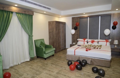 Qurish Street Hotel | العنقود الأحمر Lavana- حي السلامة