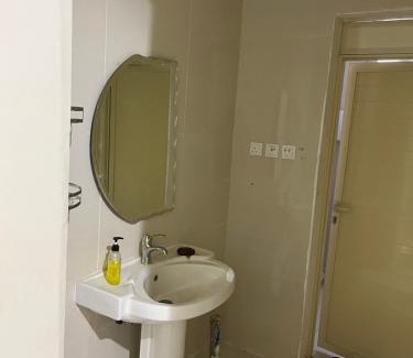 'Asir Apartment | ‏شقة رقم 2 مكون من غرفة نوم ومجلس ودوره مياه دور أرضي