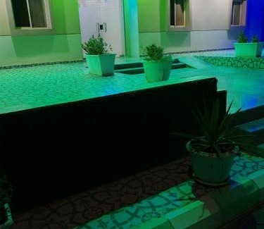 Ar Rayis Apartment | شقة مريحة وهادئه غرفتين وصالة شخصين مع أطفال الرايس