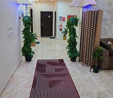 Ar Rayis Apartment | شقة مريحة وهادئه غرفتين وصالة شخصين مع أطفال الرايس