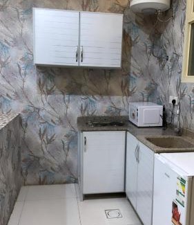 Unaizah Apartment | شقة 102