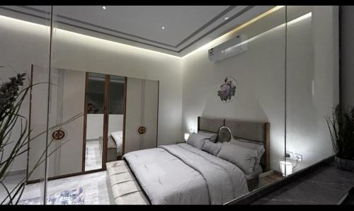 Medina Apartment | شقه فاخره بجوار الراشد مول