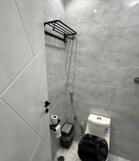 Jeddah Apartment | غرفة نوم وصالة مودرن بدخول ذاتي