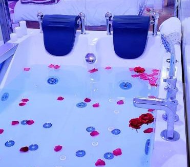 Najd al Jamā‘ī Hotel | فندق أكليل بارك