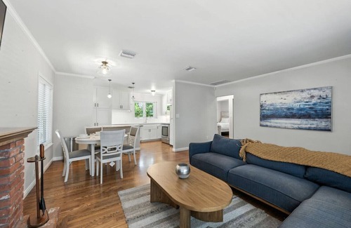 Sherman Oaks Apartment | ৎ୭ Cedros Serenity Stay ৎ୭