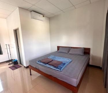 Mae Chedi Mai Hostel | บ้านนวลกา