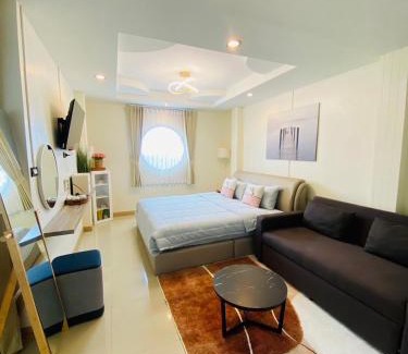 Koh Lan House | บ้านพักการ์ฟิลด์ซีวิว&พูล เกาะล้าน