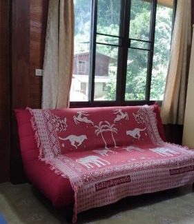 Chom Thong House | บ้านพักพือวา Pue Wa Homestay